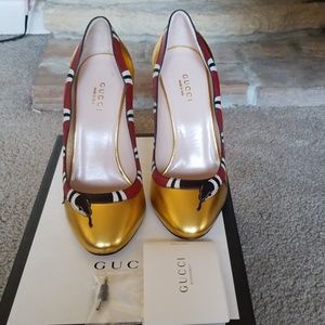 Size 6 Gucci women shoes, brand new